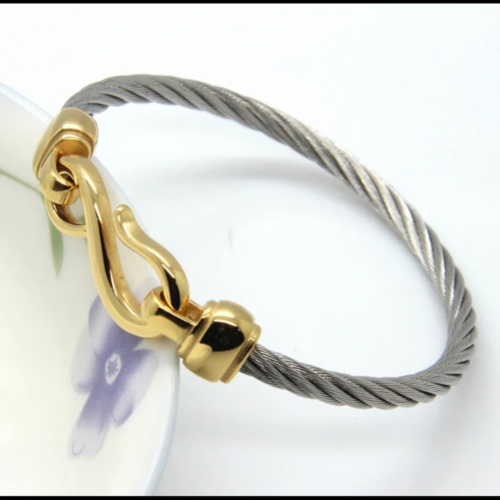 Sold/Stainless Steel Cable Bangle UNISEX